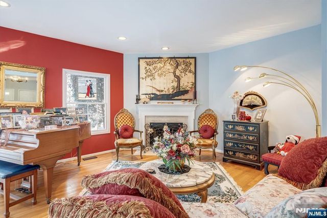 15 Paradise Place C0008, Roseland, NJ 07068