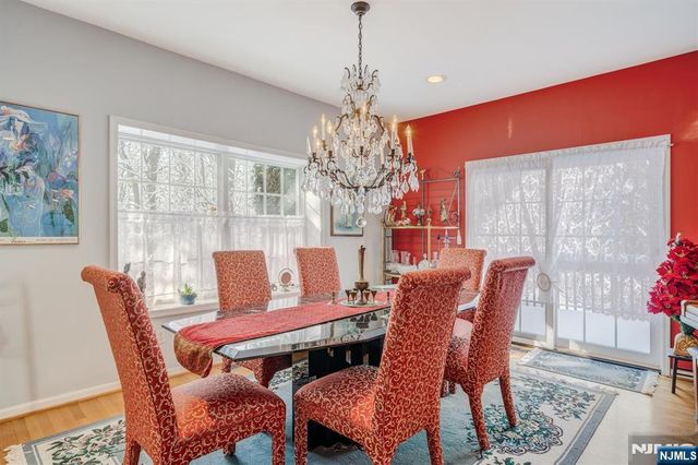 15 Paradise Place C0008, Roseland, NJ 07068