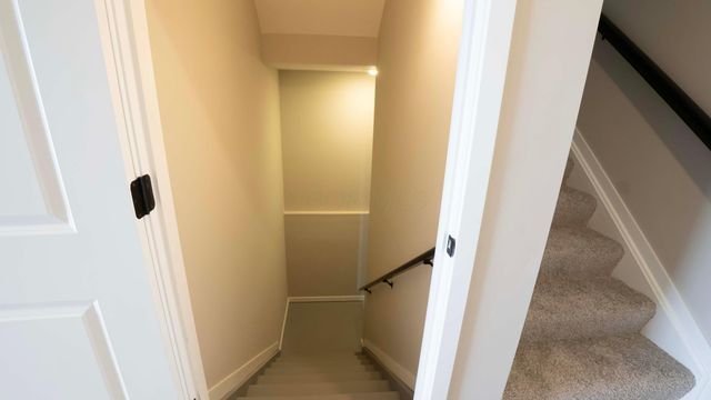 1717 Longhill Drive, Delaware, OH 43015