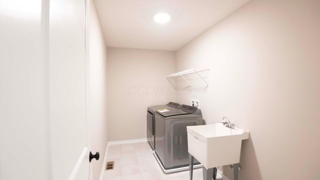 1717 Longhill Drive, Delaware, OH 43015