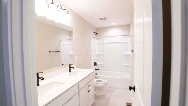 1717 Longhill Drive, Delaware, OH 43015