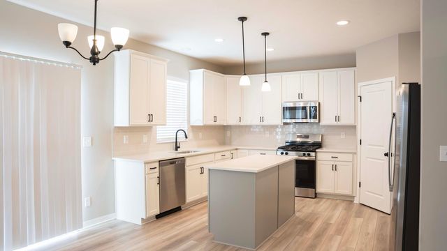 1717 Longhill Drive, Delaware, OH 43015