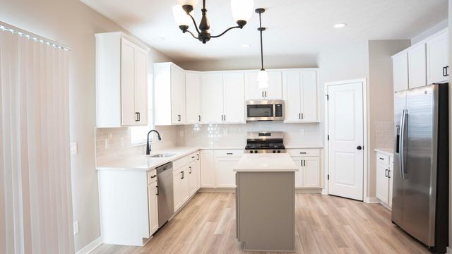 1717 Longhill Drive, Delaware, OH 43015