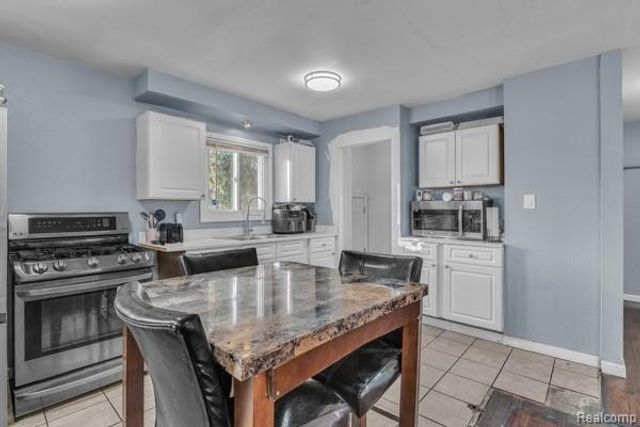 26772 Colgate Street, Inkster, MI 48141