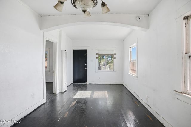 1123 S Kern Avenue, Los Angeles, CA 90023