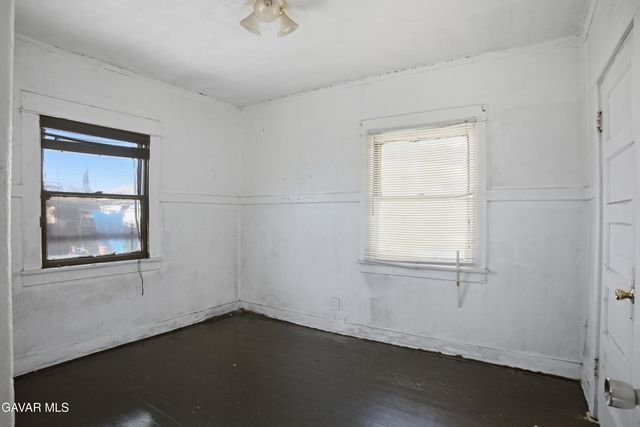 1123 S Kern Avenue, Los Angeles, CA 90023