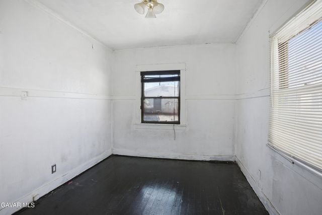 1123 S Kern Avenue, Los Angeles, CA 90023