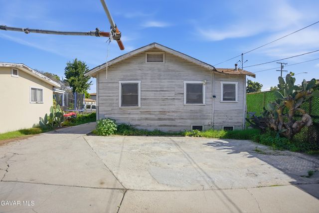 1123 S Kern Avenue, Los Angeles, CA 90023