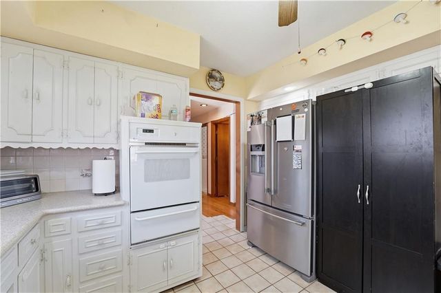 8801 Orchard Street, Pleasant Valley, MO 64068