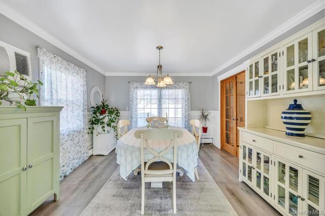 23 Haven Lane, Levittown, NY 11756