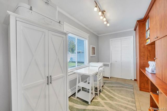 23 Haven Lane, Levittown, NY 11756