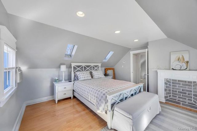 23 Haven Lane, Levittown, NY 11756