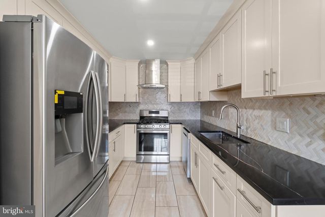 155 THOREAU DR, Plainsboro, NJ 08536