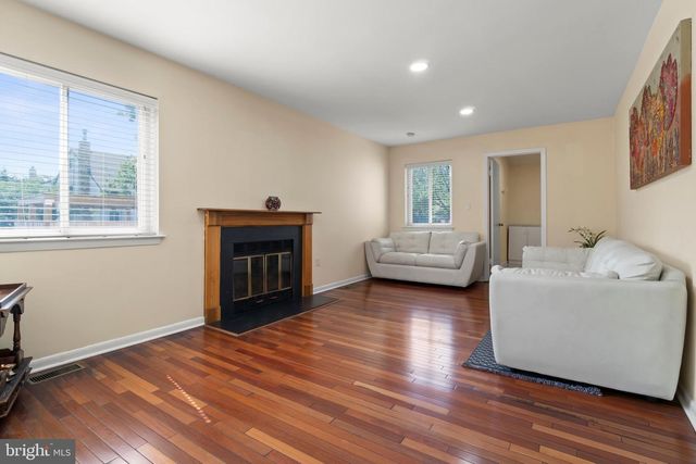 155 THOREAU DR, Plainsboro, NJ 08536