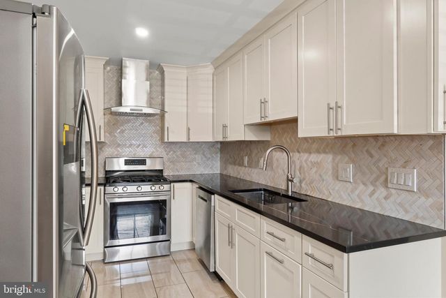 155 THOREAU DR, Plainsboro, NJ 08536