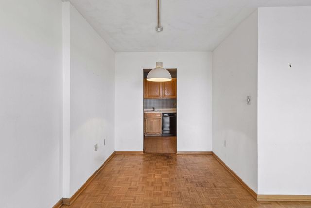 400 Groveland Avenue 1912, Minneapolis, MN 55403