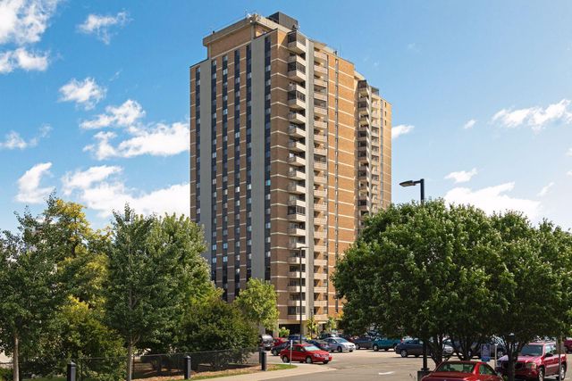 400 Groveland Avenue 1912, Minneapolis, MN 55403