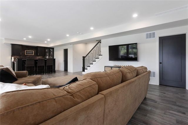 22459 W 87TH Terrace, Lenexa, KS 66227