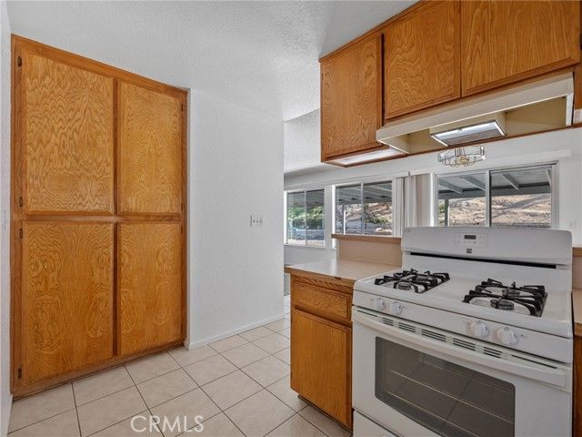 14307 Schooner Dr., Helendale, CA 92342