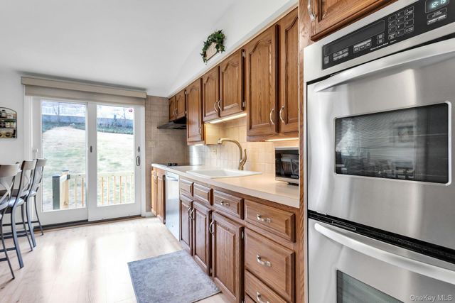 17 Meadowfield, Glen Cove, NY 11542