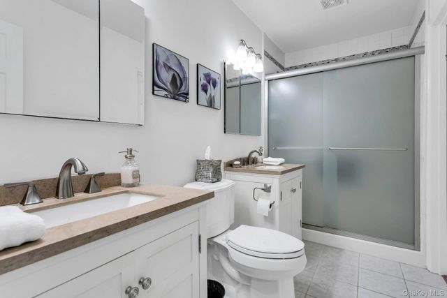 17 Meadowfield, Glen Cove, NY 11542