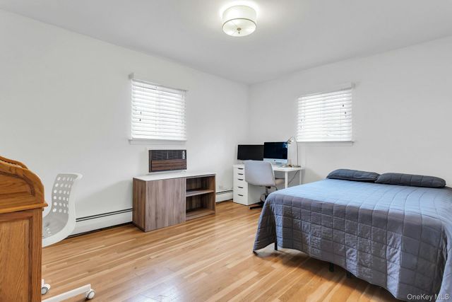 17 Meadowfield, Glen Cove, NY 11542