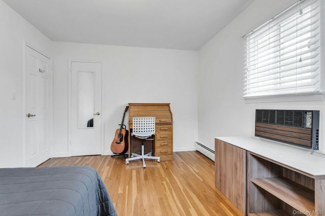 17 Meadowfield, Glen Cove, NY 11542