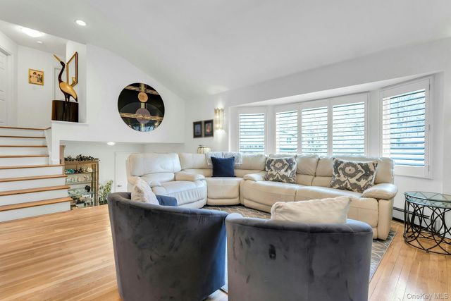 17 Meadowfield, Glen Cove, NY 11542