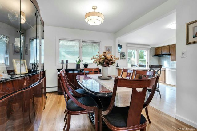 17 Meadowfield, Glen Cove, NY 11542