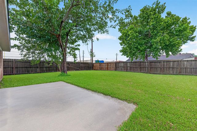 9903 Towne Tower Lane, Sugar Land, TX 77498