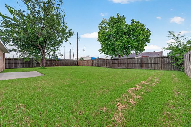 9903 Towne Tower Lane, Sugar Land, TX 77498