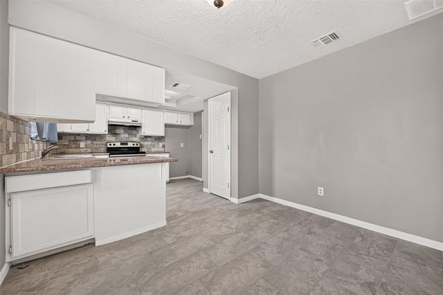 9903 Towne Tower Lane, Sugar Land, TX 77498