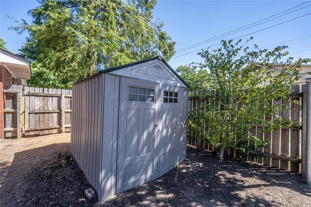 2300 NW 49th Street, Oklahoma City, OK 73112