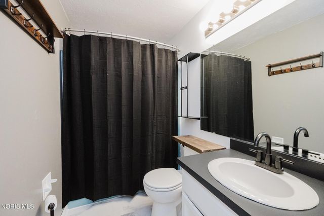 6715 Denbridge Drive, Sylvania, OH 43560