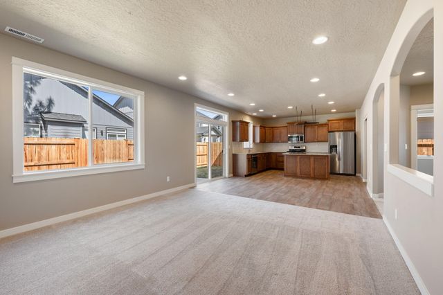 683 N Willitts Street, Sisters, OR 97759