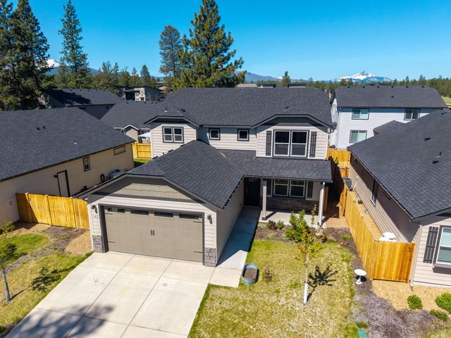 683 N Willitts Street, Sisters, OR 97759