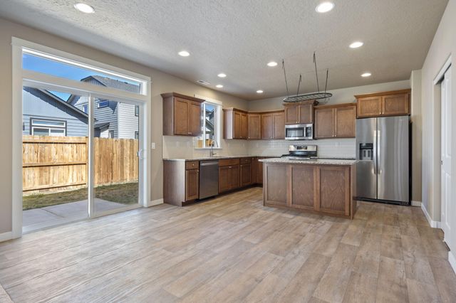 683 N Willitts Street, Sisters, OR 97759
