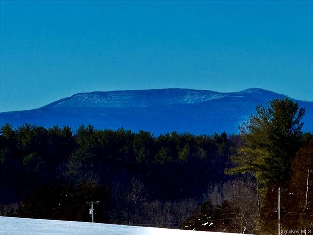 Us 9, Hudson, NY 12541