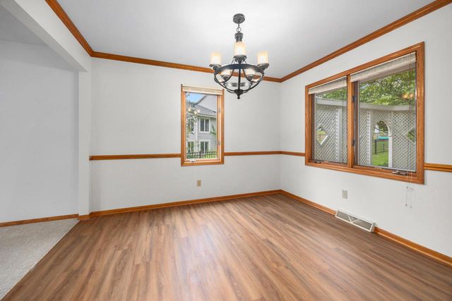 21840 Doneswood DRIVE, Waukesha, WI 53186