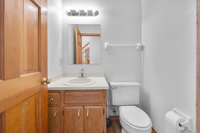 21840 Doneswood DRIVE, Waukesha, WI 53186