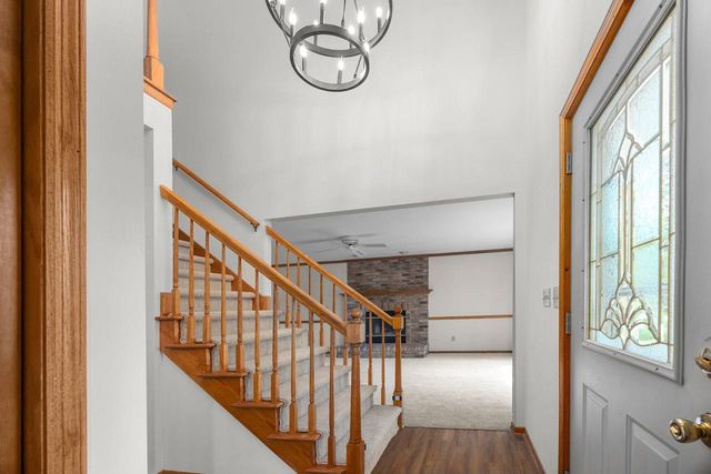 21840 Doneswood DRIVE, Waukesha, WI 53186