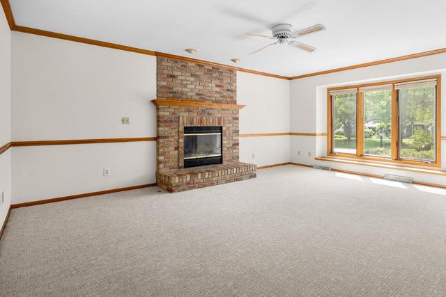 21840 Doneswood DRIVE, Waukesha, WI 53186