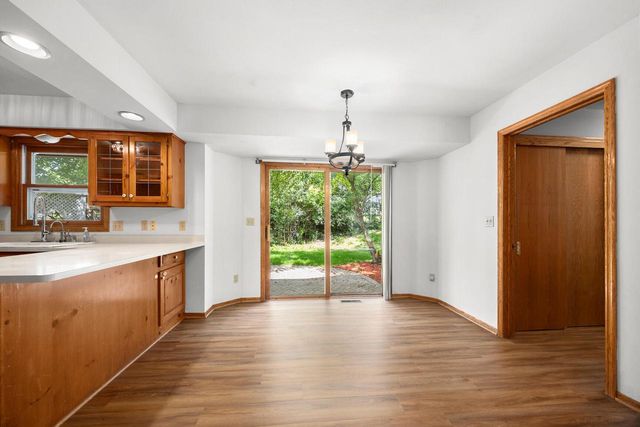 21840 Doneswood DRIVE, Waukesha, WI 53186