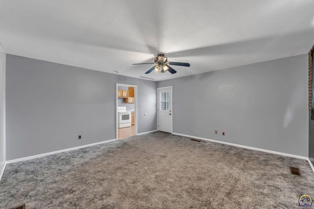 1401 SW Cornwall ST, Topeka, KS 66611