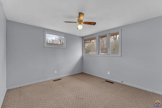 1401 SW Cornwall ST, Topeka, KS 66611