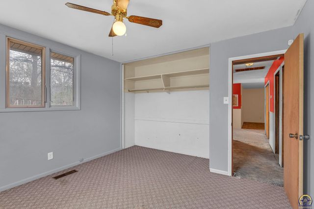 1401 SW Cornwall ST, Topeka, KS 66611