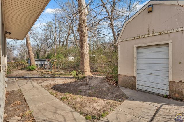 1401 SW Cornwall ST, Topeka, KS 66611