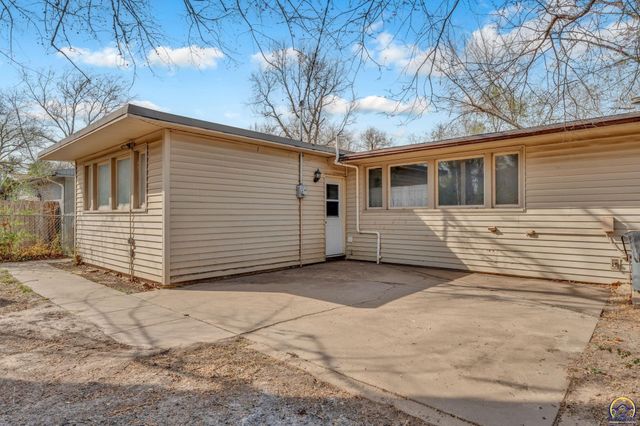 1401 SW Cornwall ST, Topeka, KS 66611