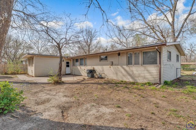 1401 SW Cornwall ST, Topeka, KS 66611