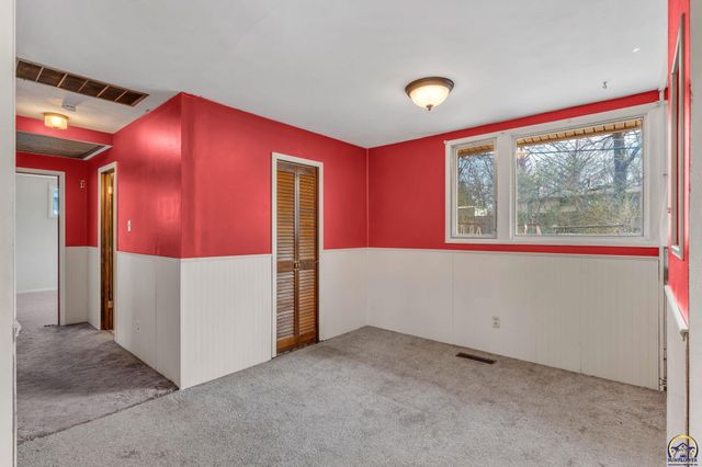 1401 SW Cornwall ST, Topeka, KS 66611